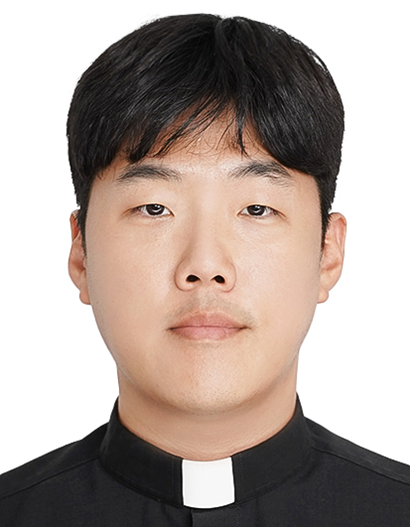 기훈 신부